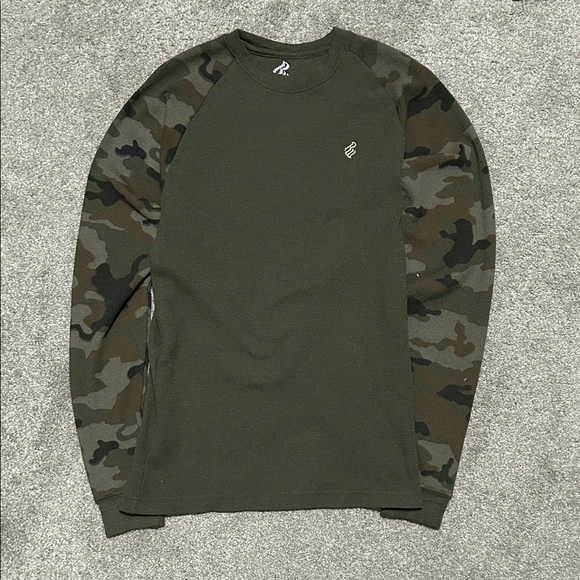 Y2K Rocawear Camouflage Thermal Long Sleeve - Picture 1 of 5